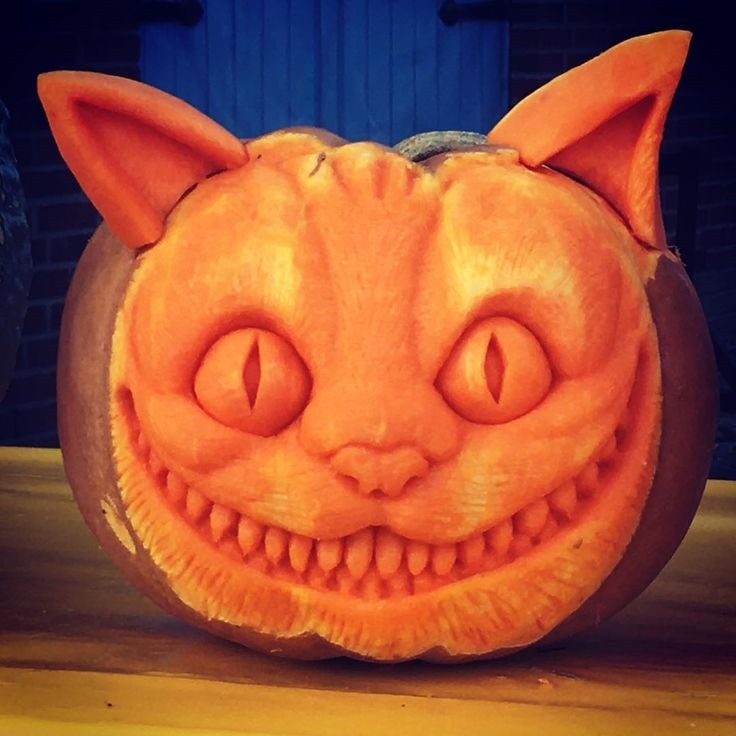 Cheshire Cat Pumpkin carved by Daniel Herrguth