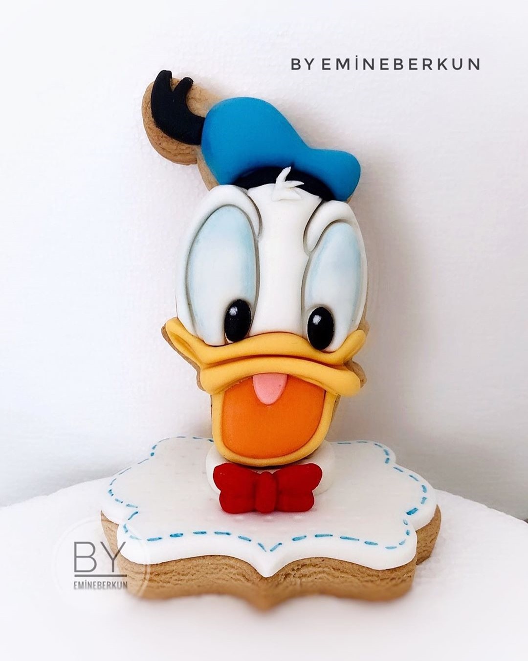 3-D Donald Duck Cookie