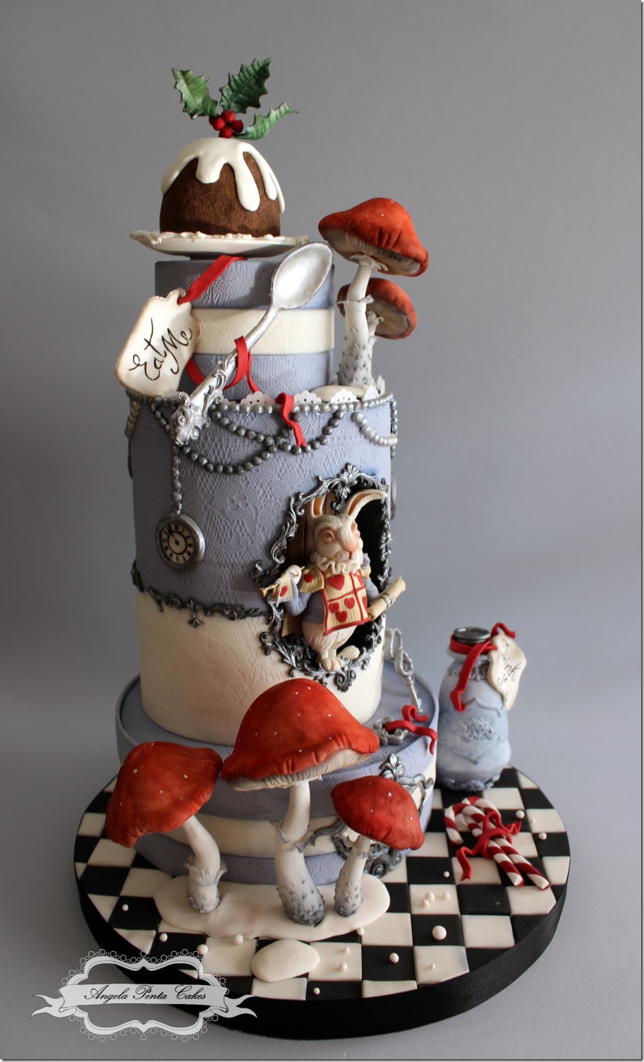 Alice in Wonderland Christmas Cake