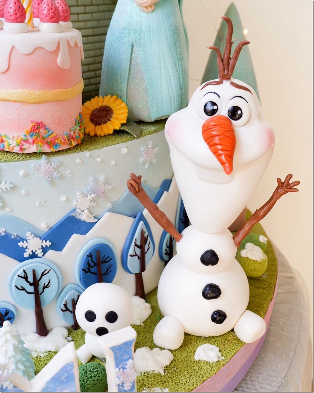 Olaf Cake Figure