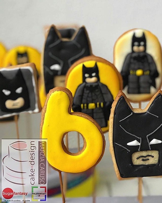 Batman Cookie pops