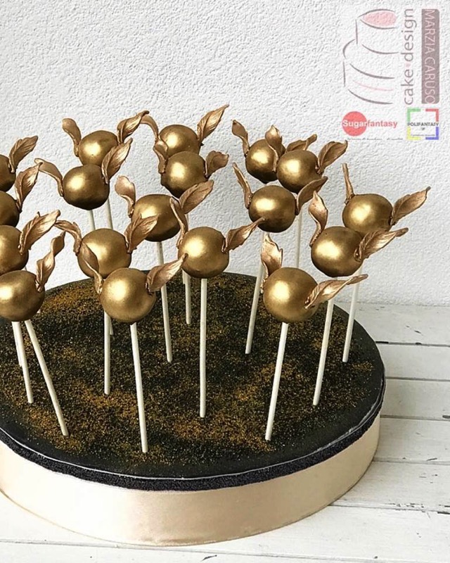 Golden Snitch cake pops 