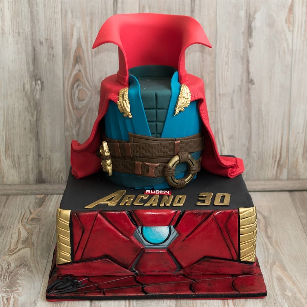 Doctor Strange / Iron Man Mash-Up Cake 