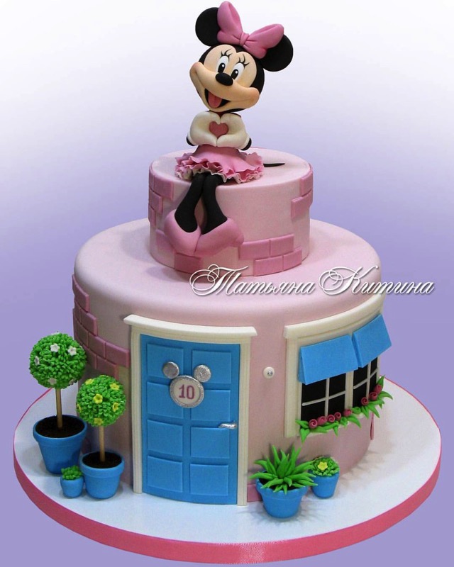 Minnie Mouse Cake 