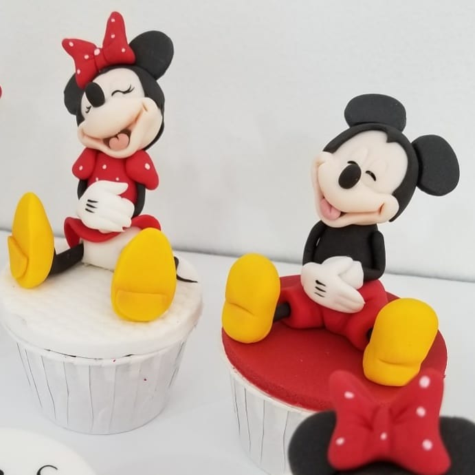 Mickey and Minnie Mouse Cupcakes