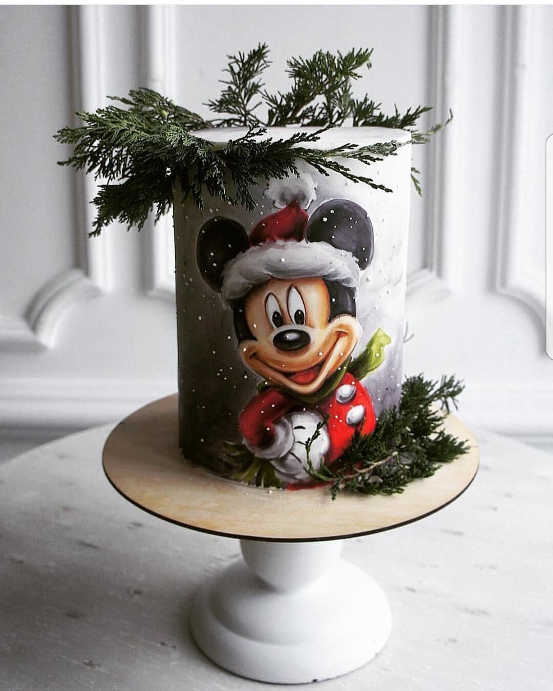 Mickey Mouse Christmas Cake 
