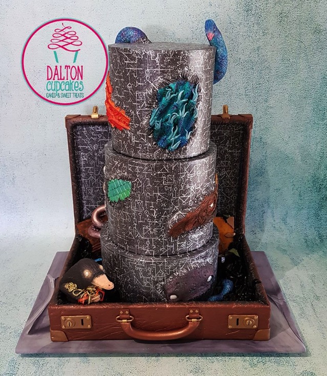 Newt Scamanders Suitcase Cake