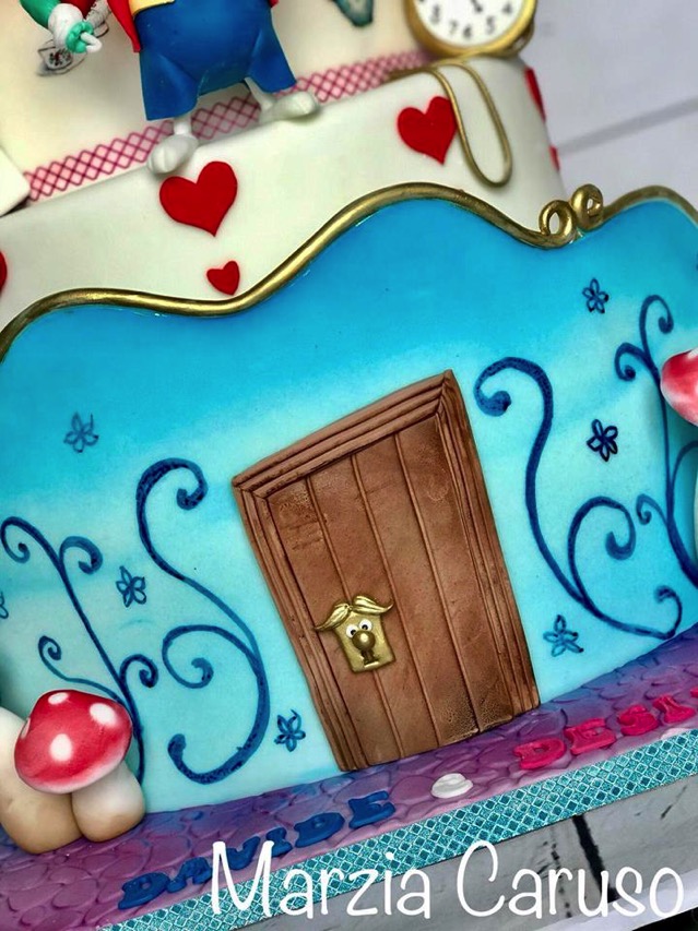 Alice in Wonderland Cake 6