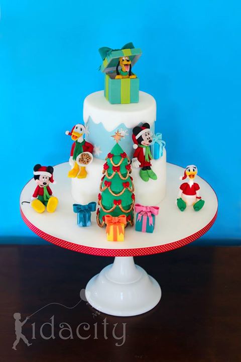 Mickey Mouse Christmas Cake 