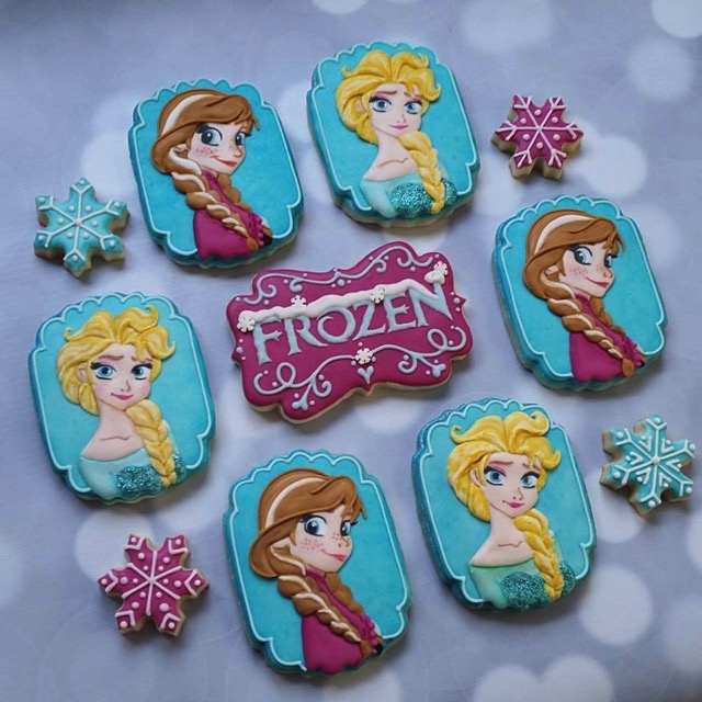 Princess Anna and Queen Elsa Cookies