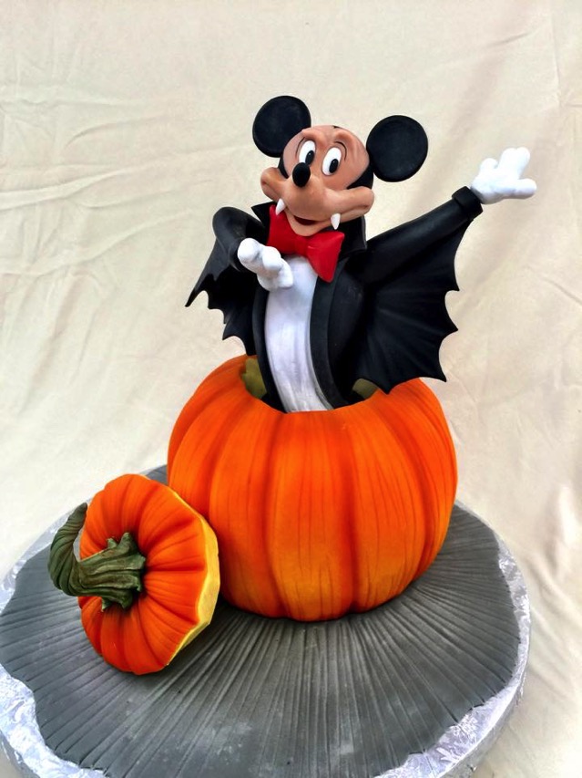 Dracula Micky Mouse Cake