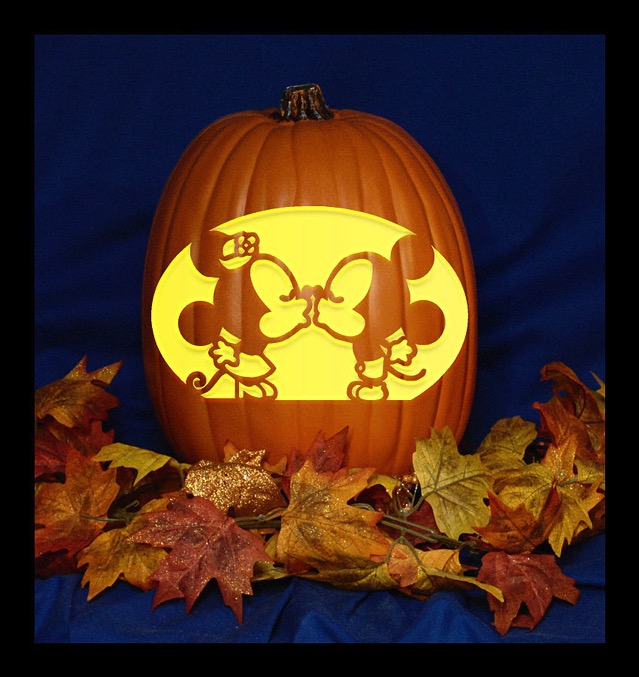 Mickey and MInnie Pumpkin Carving 