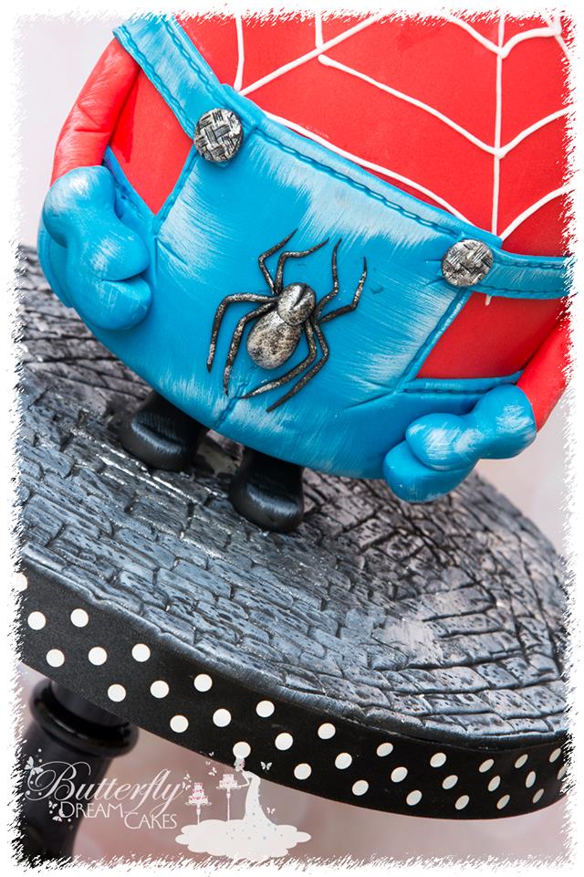 Spider Man Minion cake 