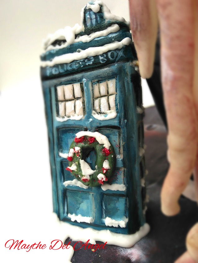 TARDIS Cake 