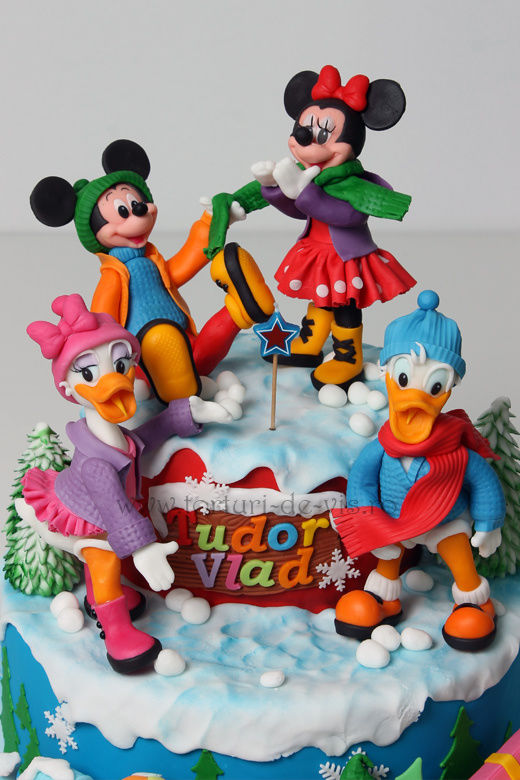 Mickey Mouse Christmas Cake 
