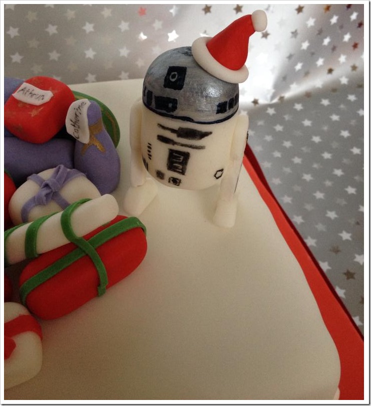 R2-D2 Christmas Cake
