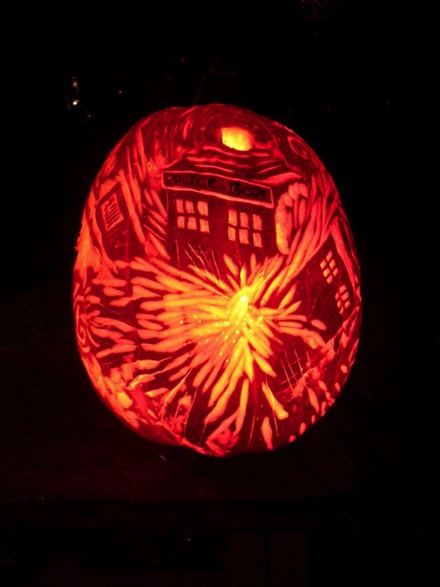 Exploding TARDIS Pumpkin Carving 