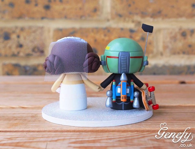 The backside of this Wedding Cake Topper shows Boba Fett's rocket pack 