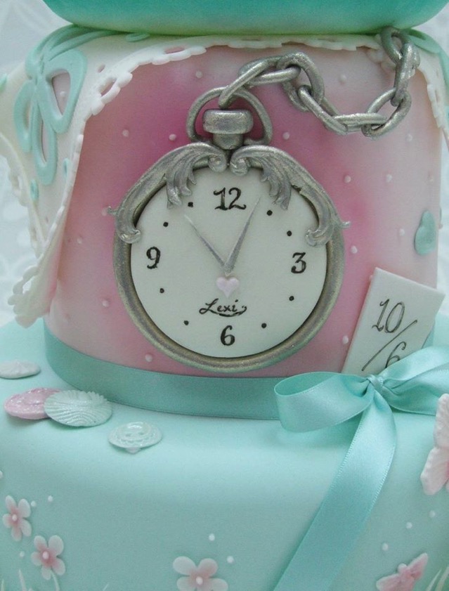 Alice In Wonderland Cake 