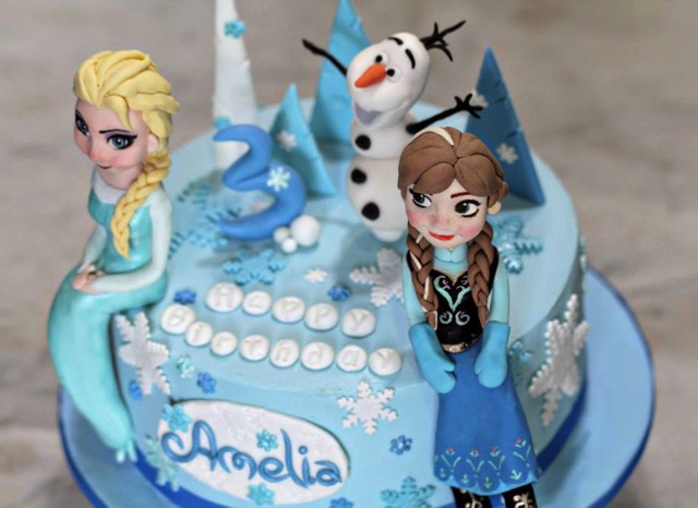 Disney Frozen Cake 