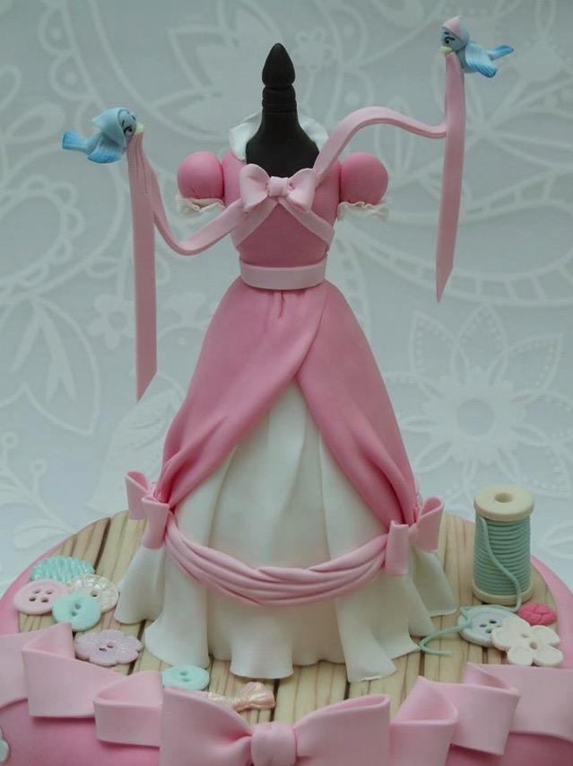 Beautiful Cinderella Cake: Princess Birthday Ideas