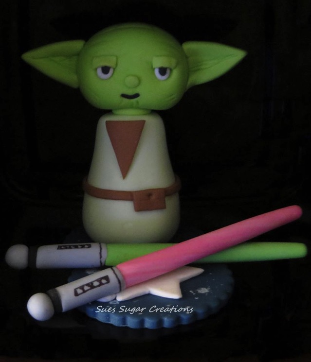 Yoda Kokeshi Cupcake 