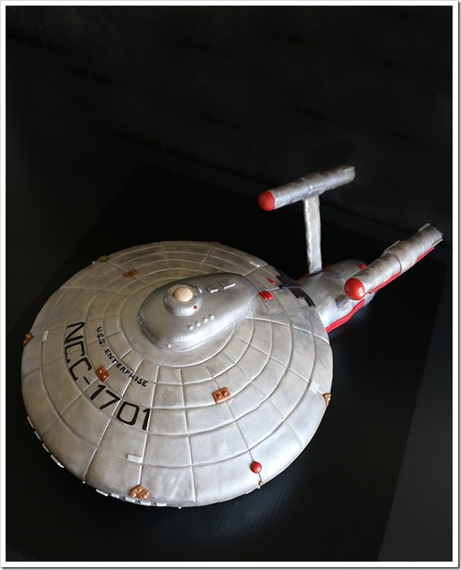 Star Trek USS Enterprise Cake