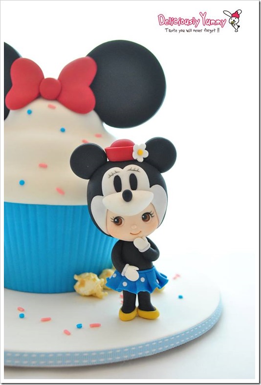 Minnie Mouse Cake Topper