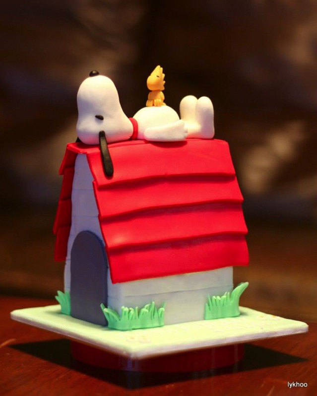 Splendid Snoopy And His Doghouse Cake Between The Pages Blog