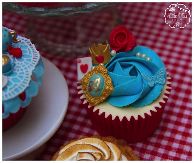 Alice In Wonderland Cupcake 