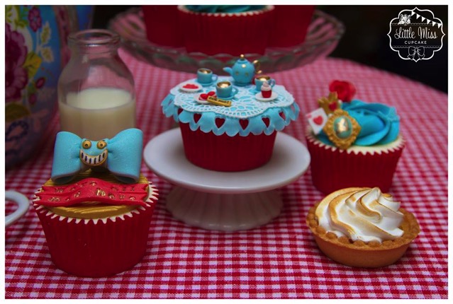 Alice In Wonderland Cupcakes 