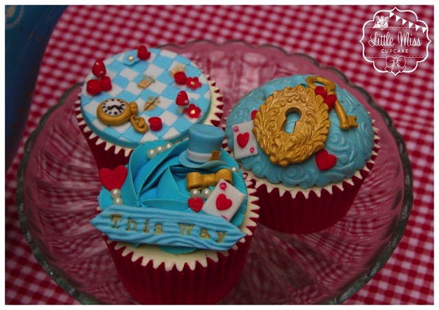 Alice In Wonderland Cupcakes