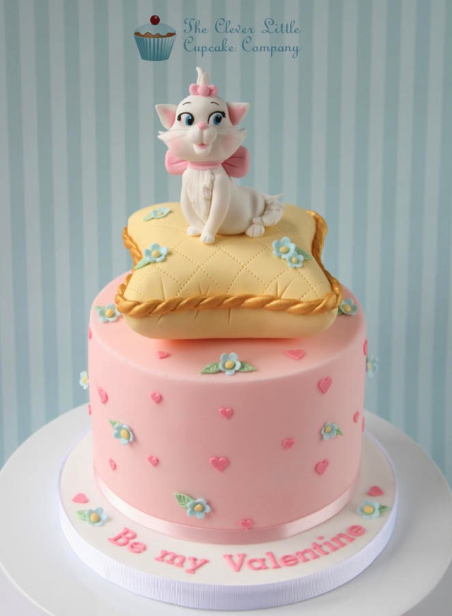 Marie cake Yo quiero uno así. | Giant cupcake cakes, Cat cake, Cake