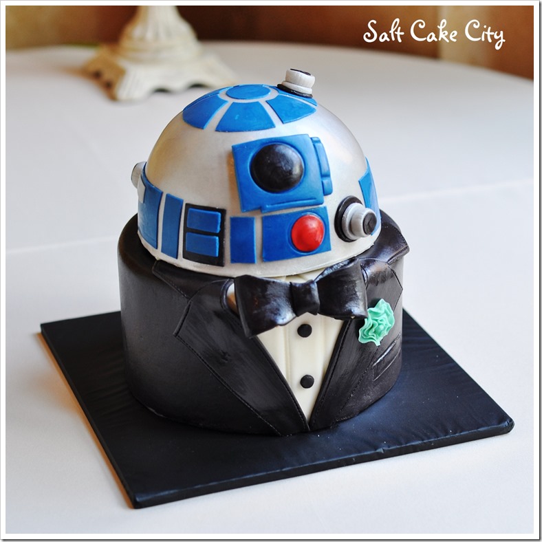 R2-D2 Groom’s Cake