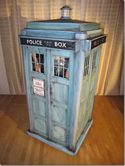 Quarter Scale TARDIS Cake 