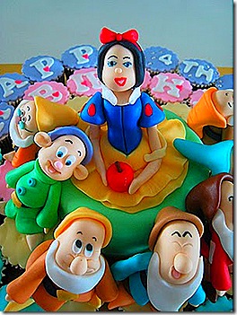 Snow White Cupcakes