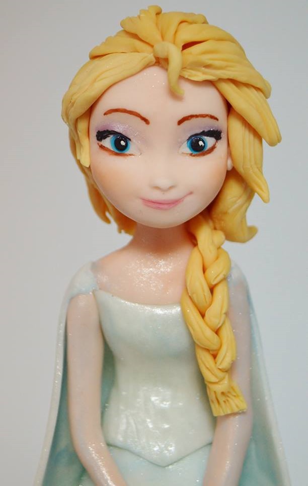 Close-up of Elsa Cake Topper