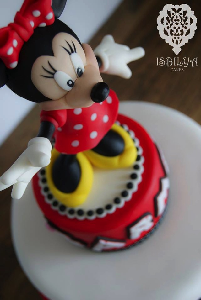 Minnie Mouse Cake 