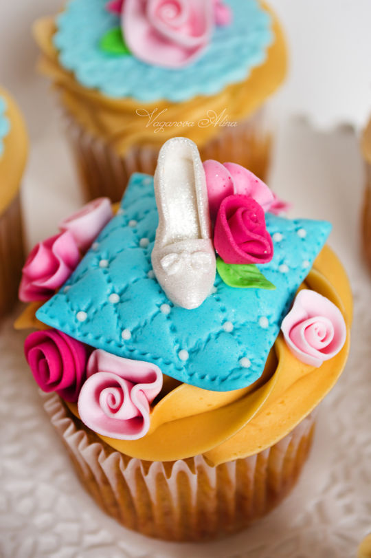 Cinderella Cupcake 