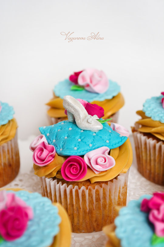 Cinderella Glass Slipper Cupcake