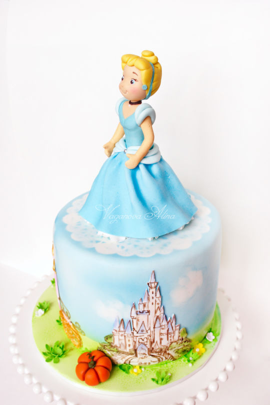Cinderella Castle Cake 
