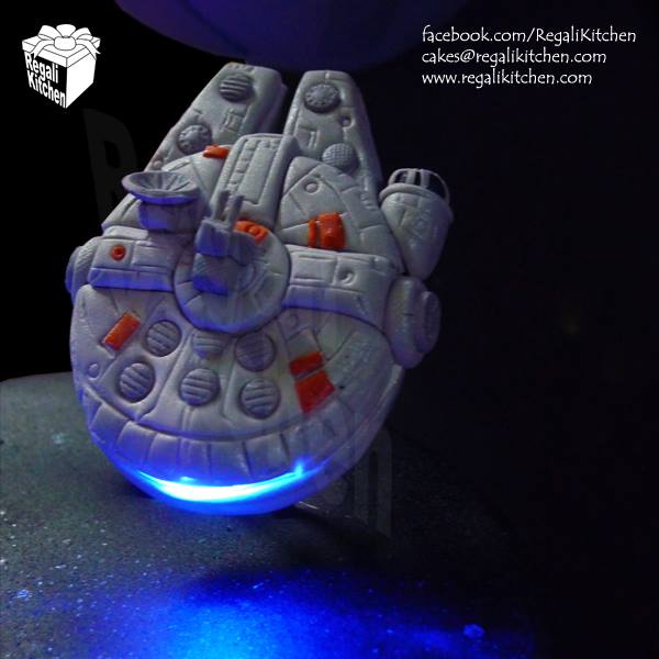 Millennium Falcon Cake 