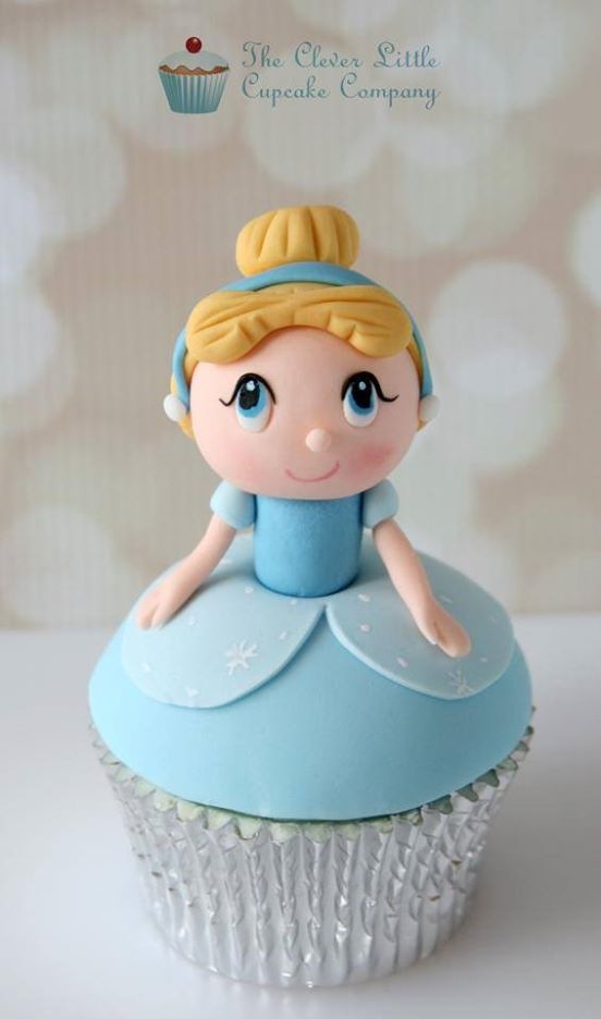 Kawaii Cinderella Cupcake