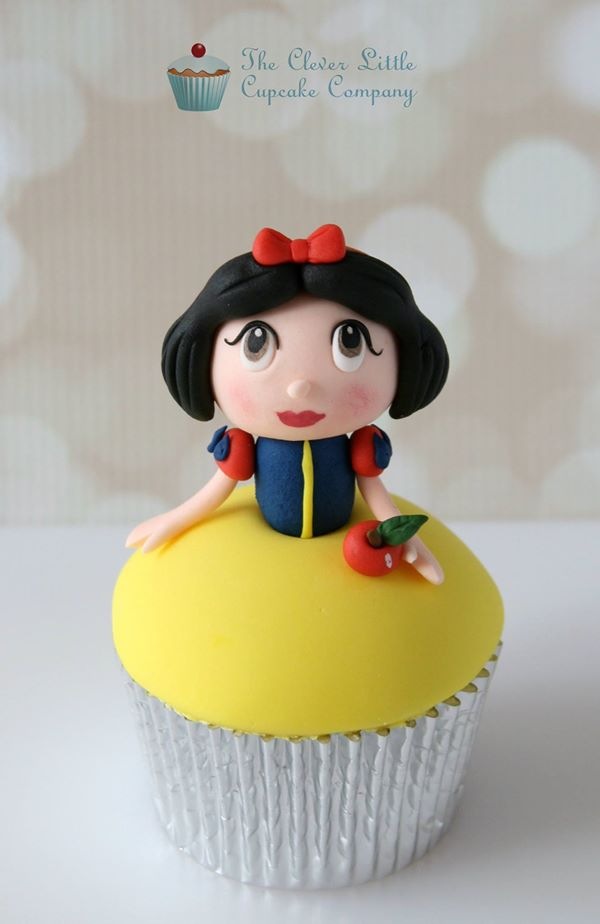 Kawaii Snow White Cupcake