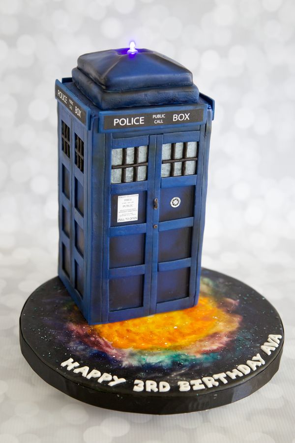 TARDIS Cake