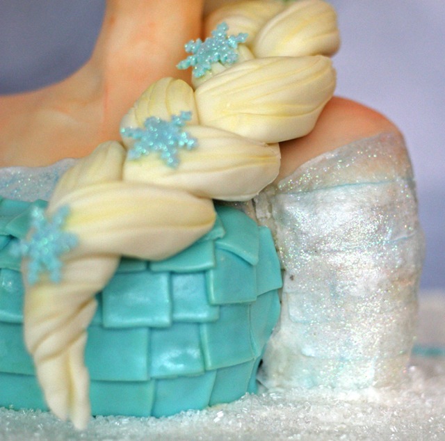 Disney Frozen Cake 