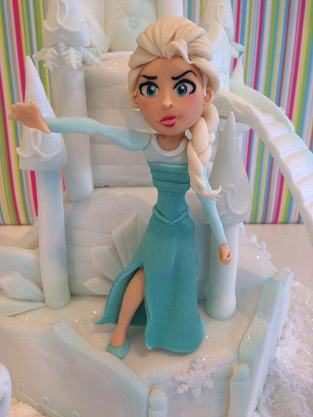 Queen Elsa Cake 