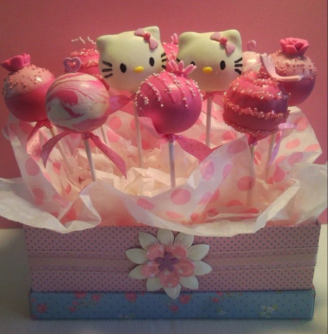 Hello Kitty Cake Pops 