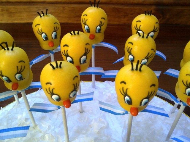 Tweety Bird Cake Pops 