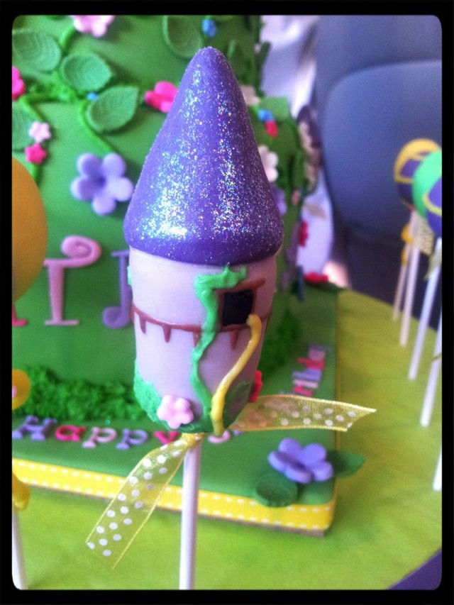 Rapunzel Cake Pop 